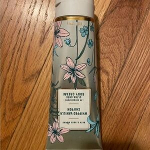 Bath & Body Works Whipped Vanilla Chiffon Body Cream